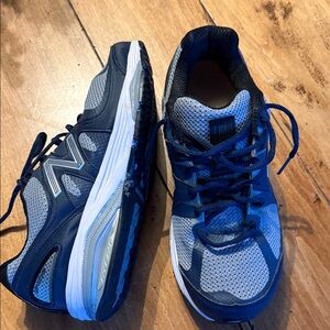 New Balance Men's Navy and Light Gray Athletic Shoes 1540 v2 7 6E